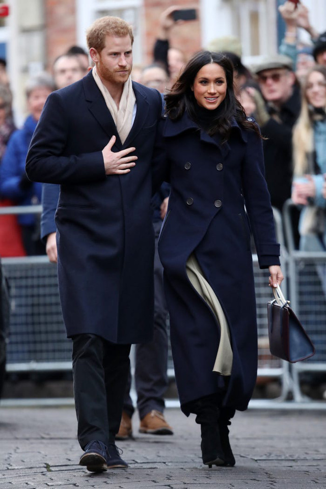 Tham khảo cách diện áo khoác mùa đông của Meghan Markle - Ảnh 2.