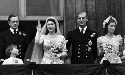 Nữ hoàng Elizabeth II chính thức trị vì lâu nhất tại Anh