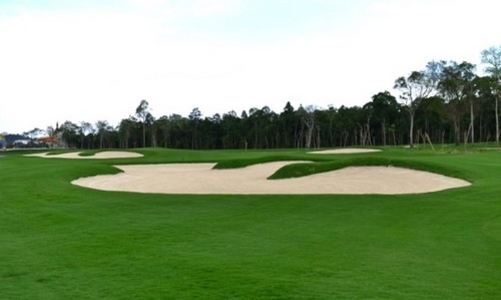 Thủ tướng yêu cầu rà soát sân golf, khu công nghiệp