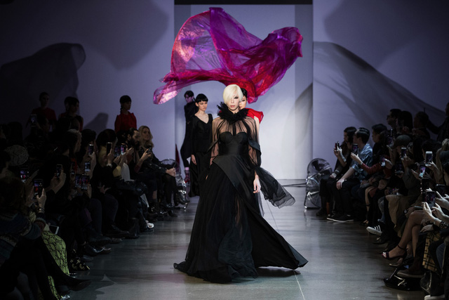 Thương hiệu thời trang Việt xuất hiện tại New York Fasion Week - Ảnh 40.