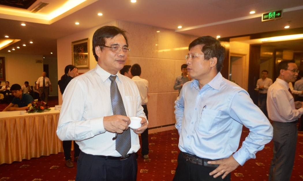 Trao đổi bên lề Diễn đàn Kinh tế Mùa xuân 2015.