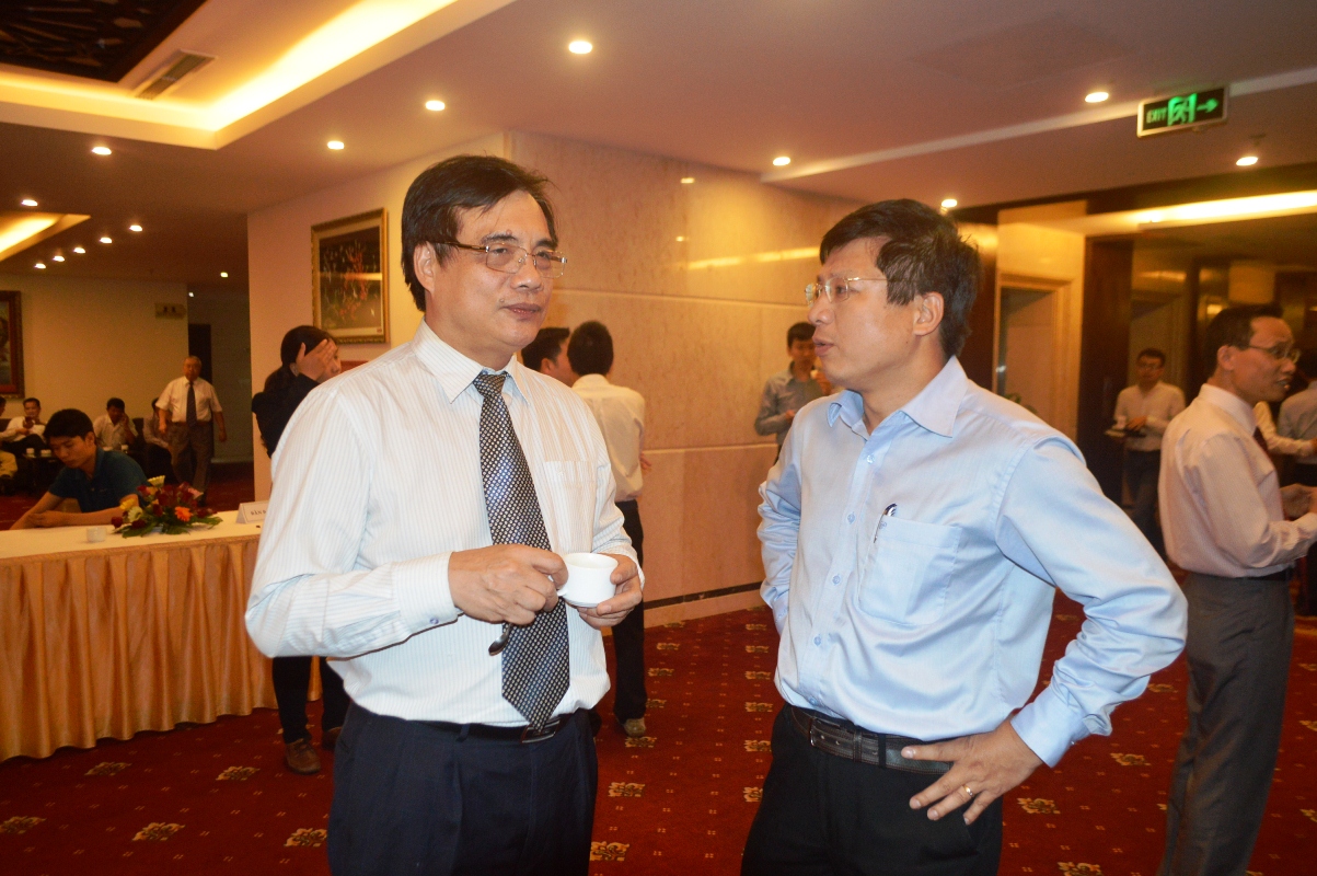 Trao đổi bên lề Diễn đàn Kinh tế Mùa xuân 2015.