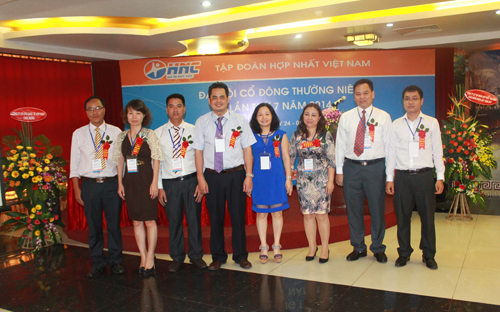 Hội đồng Quản trị, Ban Kiểm soát và bộ phận Thương mại điện tử Tập đoàn Hợp Nhất Việt Nam.