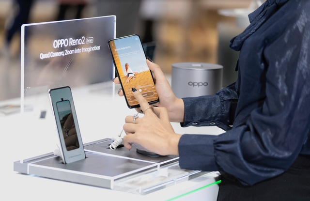 Thấy gì sau kế hoạch mở rộng hệ thống OPPO Shop - Ảnh 3.