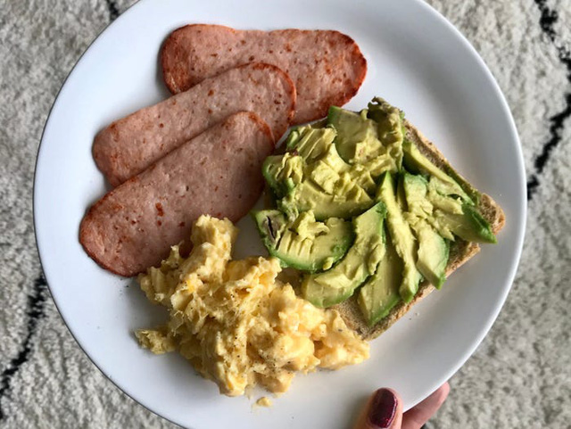 8 mẹo giảm cân từ chuyên gia giúp bạn loại bỏ mỡ hiệu quả và duy trì nó - Ảnh 3.