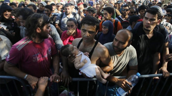 Croatia hỗn loạn vì người di cư đổ tới 