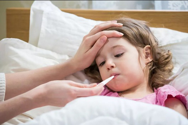 Phòng ngừa bệnh dễ mắc ở trẻ vào mùa hè - Ảnh 2.
