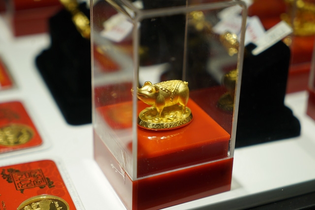 Ngày vía Thần Tài: heo vàng đắt khách - Ảnh 6.