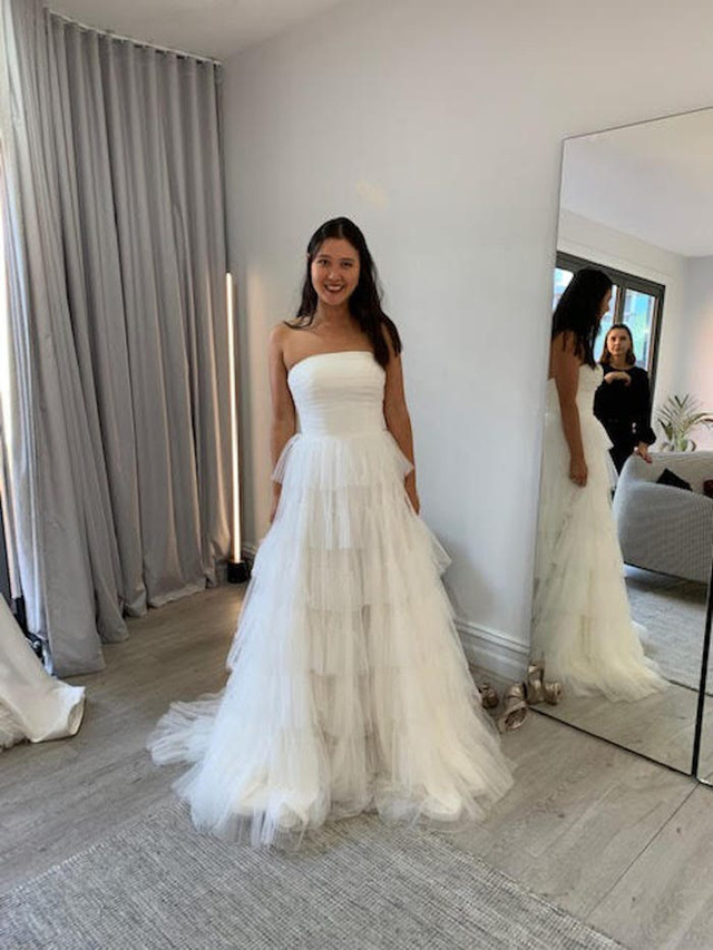 Hành trình chọn váy cưới của một cô dâu người Úc - Ảnh 4.