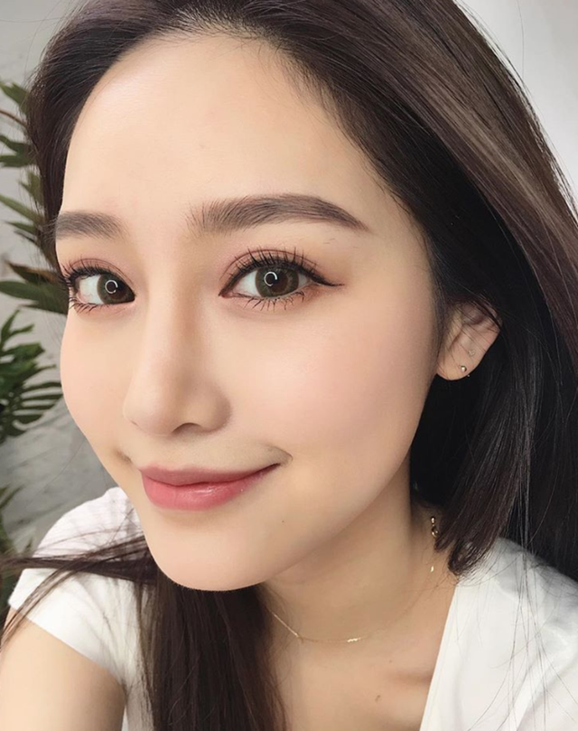 Kiểu lông mày nào được yêu thích năm nay? - Ảnh 1.