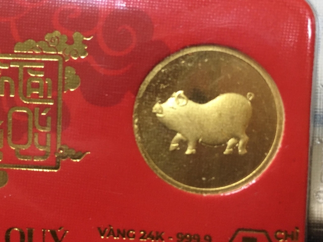 Ngày vía Thần Tài: heo vàng đắt khách - Ảnh 4.