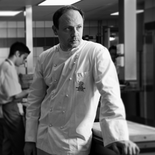 GẶP ĐẦU BẾP SAO MICHELIN TRÊN DU THUYỀN PARADISE ELEGANCE - Ảnh 1.