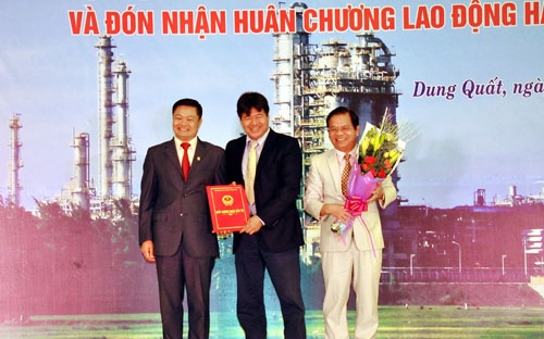 Các mục tiêu chính của BSR trong năm 2015 là sản xuất đạt trên 5,86 
triệu tấn sản phẩm các loại; doanh thu đạt trên 120,653 ngàn tỷ đồng; 
nộp ngân sách trên 16,079 ngàn tỷ đồng; hoàn thành tốt tất cả những chỉ 
tiêu sản xuất kinh doanh năm 2015.