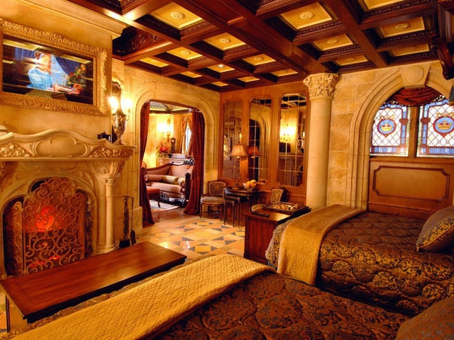 Những bí mật có thể bạn chưa biết về các lâu đài Disney trên khắp thế giới - Ảnh 5.