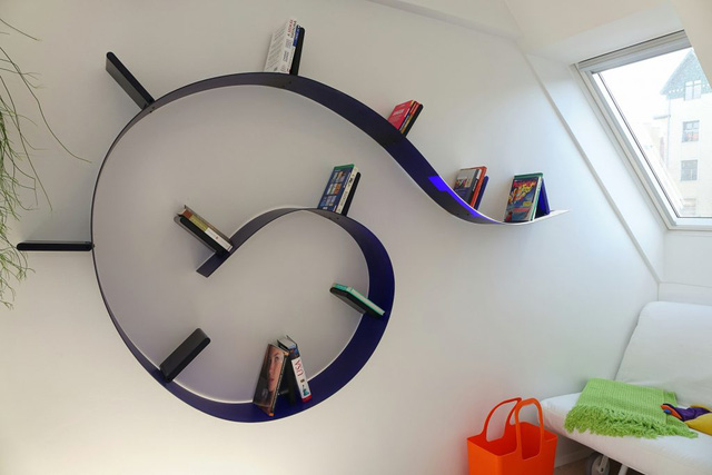 Căn hộ trắng toàn tập làm nền cho đồ nội thất màu neon - Ảnh 4.
