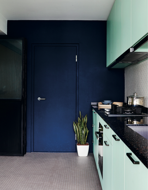 Ngôi nhà với những mảng tường màu xanh - Ảnh 4.