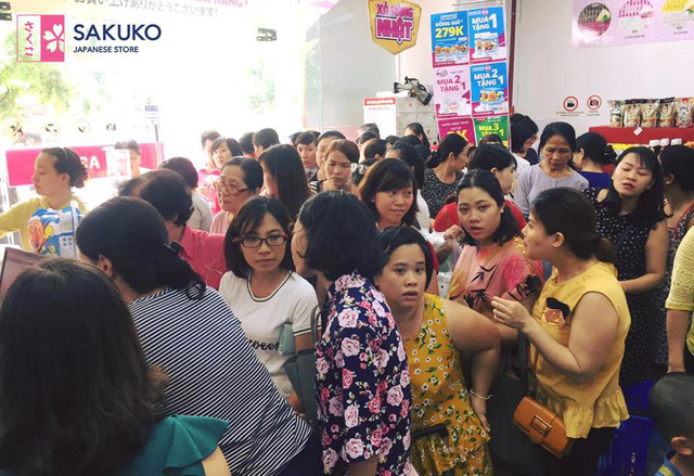 MAY TÚI BA GANG, MANG ĐI MÀ ĐỰNG HÀNG NHẬT NỘI ĐỊA XẢ KHO CỰC KHỦNG DỊP CUỐI NĂM - Ảnh 2.