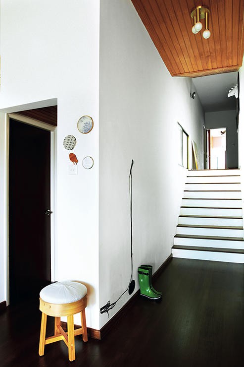 Căn hộ nhỏ phong cách với decal dán tường - Ảnh 4.