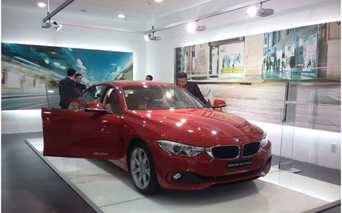 Đây là mẫu xe đầu tiên trong phân khúc Coupé tầm trung có thiết kế 4 
cửa, sự năng động và đẳng cấp đặc trưng của BMW Series 4 Gran Coupé được
 thể hiện rõ nét ở dáng vẻ thể thao và hàng ghế sau rộng rãi hơn.