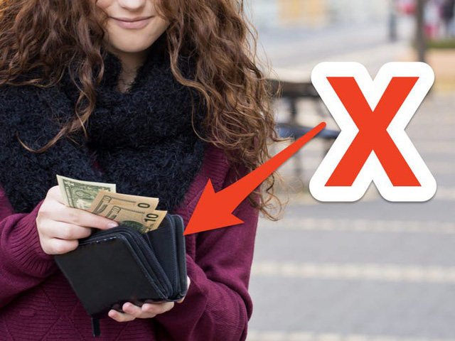 12 món đồ trong tủ quần áo năm 2020 bạn nên loại bỏ - Ảnh 7.