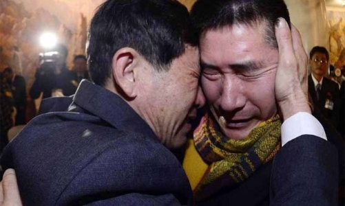 Cuộc đoàn tụ đầy xúc động trên bán đảo Triều Tiên