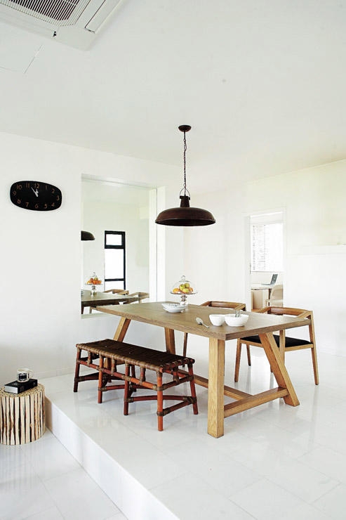 Căn hộ màu trắng mang cảm hứng đồng quê - Ảnh 1.