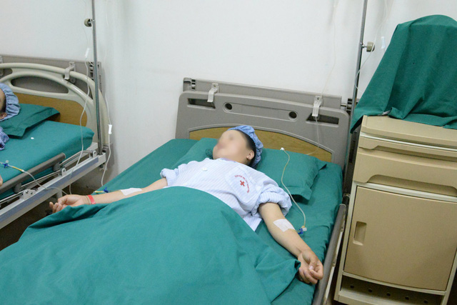 Phẫu thuật thành công ung thư tuyến giáp cho bệnh nhân dân tộc Thái - Ảnh 1.