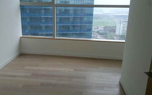 Bộ Xây dựng đã ban hành Thông tư số 03 sửa đổi, bổ sung điều 21 của 
Thông tư 16 (có hiệu lực thi hành từ ngày 8/4/2014). Theo đó, diện tích 
căn hộ chỉ tính theo kích thước thông thủy, không tính tường bao ngôi nhà, tường phân chia các căn hộ, diện 
tích sàn có cột, hộp kỹ thuật nằm bên trong căn hộ.