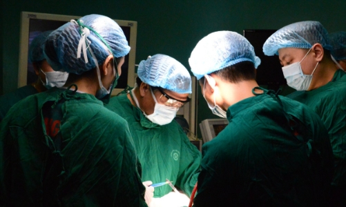 Phẫu thuật thành công ung thư tuyến giáp cho bệnh nhân dân tộc Thái