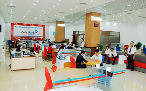 Các chi nhánh của VietinBank ký kết hợp đồng tín dụng với các doanh nghiệp