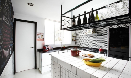 7 kệ treo độc đáo cho căn bếp mở