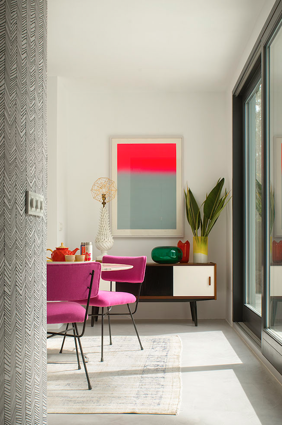 Ngôi nhà sắc màu mang phong cách thập niên 60 - Ảnh 2.