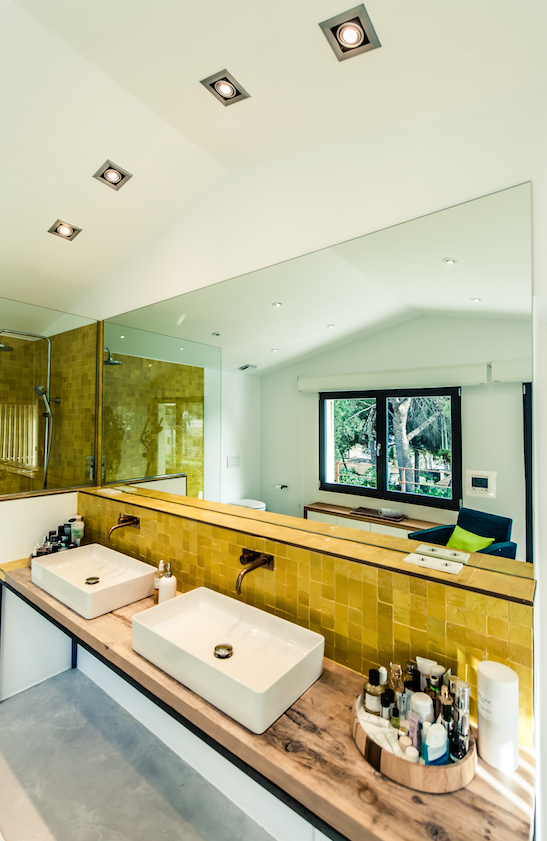 Ngôi nhà sắc màu mang phong cách thập niên 60 - Ảnh 9.