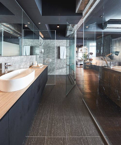 Căn hộ trầm tĩnh với nội thất gỗ sẫm màu - Ảnh 9.