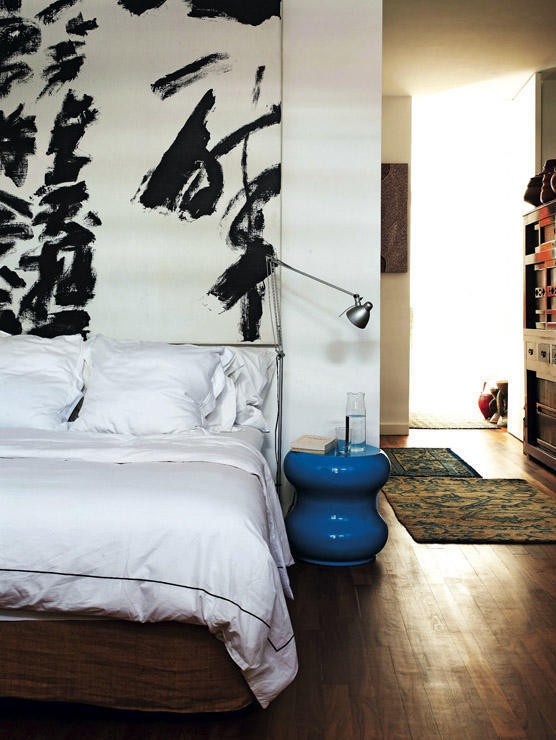 9 ý tưởng treo tranh cho mảng tường đầu giường - Ảnh 2.