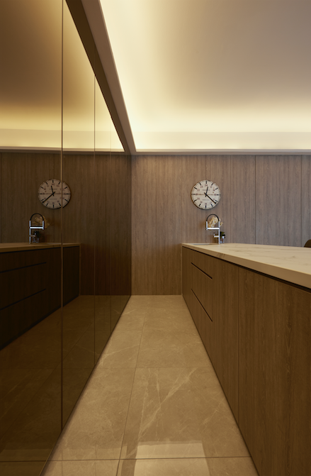 Căn hộ với nội thất gỗ liền mạch - Ảnh 4.