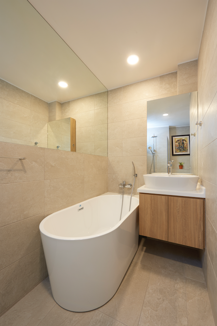 Căn hộ với nội thất gỗ liền mạch - Ảnh 6.