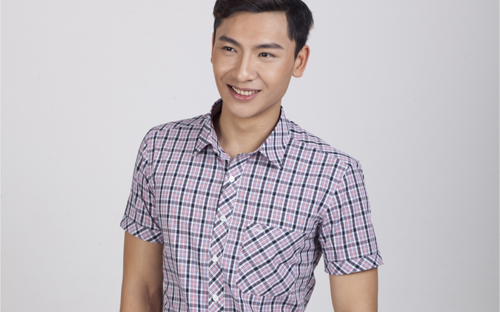 Với mức giá phù hợp với túi tiền của nhiều khách hàng, giao động từ 
400.000 đến 500.000 VNĐ, có thể nói, sơ mi bamboo của Owen là sản phẩm 
nên có đối với mọi “đấng mày râu” trong dịp Hè 2014 này.