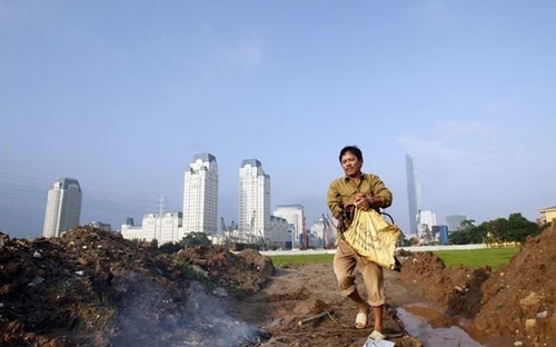 Theo Luật Đất đai sửa đổi, người dân sẽ được quan tâm, đảm bảo quyền lợi hơn khi bị Nhà nước thu hồi đất.<br>