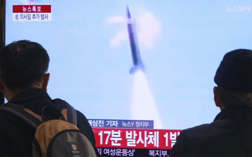 Theo lệnh trừng phạt của Liên hiệp quốc, Triều Tiên không bị cấm phóng 
tên lửa tầm ngắn, và nước này vẫn thường xuyên thử loại tên lửa này - Ảnh: AP.<br>