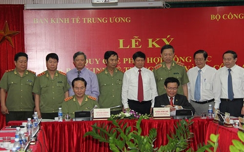  Lễ ký quy chế phối hợp công tác giữa Ban Kinh tế Trung ương và Bộ Công an.