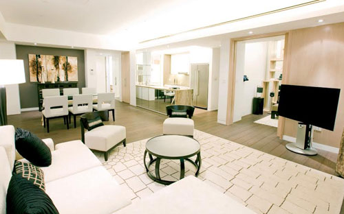 Indochina Plaza Hanoi tại 241 Xuân Thủy, Cầu Giấy là dự án phức hợp được ưa chuộng tại Việt nam với tỷ lệ bán đã đạt 90%. 