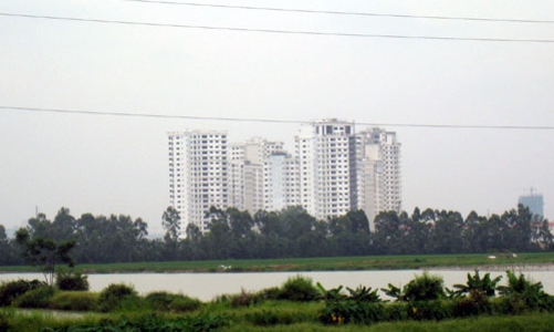 “Sóng” giảm giá địa ốc lan từ Nam ra Bắc