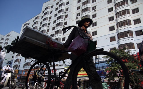 Nợ xấu bất động sản kéo theo sự trì trệ của hai ngành quan trọng đối với
 việc làm và an sinh xã hội là xây dựng và vật liệu xây dựng - Ảnh minh họa. 