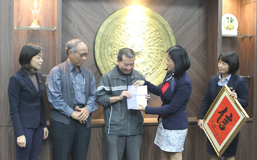 BIDV xử lý sự việc khá nhanh, cũng như tổ chức chi trả và tặng quà như một sự tri ân người gửi tiền.