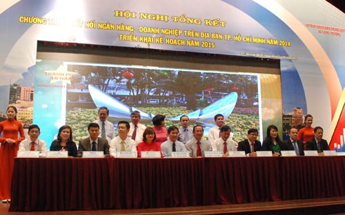 Trong những năm vừa qua SeABank cũng là ngân hàng đi tiên phong trong 
việc ban hành những sản phẩm dịch vụ đa dạng và chuyên biệt phù hợp với 
nhu cầu của từng doanh nghiệp khác nhau.