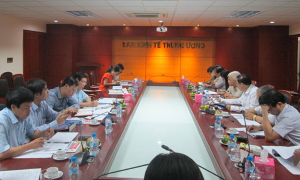 Buổi làm việc giữa Ban Biên tập Thời báo Kinh tế Việt Nam và Ban Kinh tế Trung ương hôm 27/6.