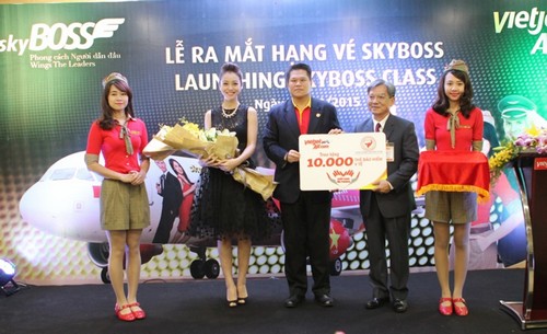 Mỗi lần bay SkyBoss là hành khách đã đóng góp vào chương trình “Chắp 
cánh yêu thương” tặng 10.000 thẻ bảo hiểm y tế cho người nghèo khắp cả 
nước.