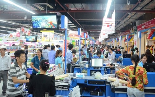 Trong tháng 1, hàng ăn và dịch vụ ăn uống, nhóm có quyền số lớn nhất 
trong rổ CPI, cũng đã tăng mạnh 0,77% so với tháng trước, trong đó lương
 thực tăng 1,28%, thực phẩm tăng 0,75% và ăn uống ngoài gia đình tăng 
0,55%. <br>