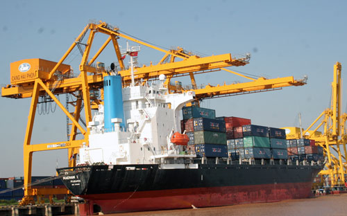 Vinalines cho hay, đến hết năm 2014, Cảng Hải Phòng có vốn điều lệ gần 
3.270 tỷ đồng. Năm qua, lợi nhuận sau thế của cảng đạt gần 180 tỷ đồng, 
trong khi doanh thu đạt 1.470 tỷ đồng.<br>